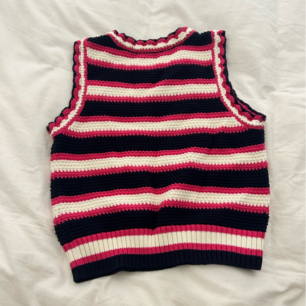 Veronica Beard Jensie striped crocheted cotton vest navy, hibiscus & off white - Picture 2 of 4